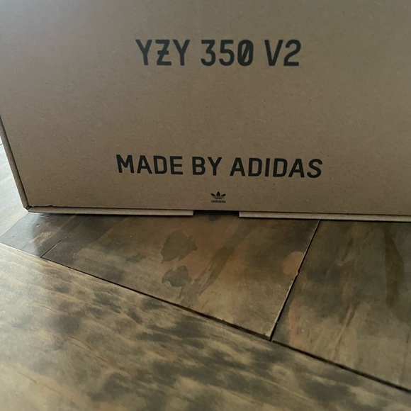 Yeezy 350 men’s size 12 dark carbon baluga - Picture 6 of 6